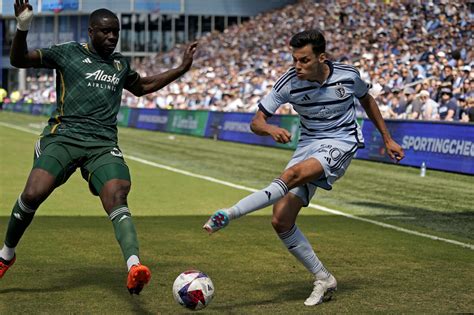 Sallói sparks Sporting KC to 4-1 victory over Timbers